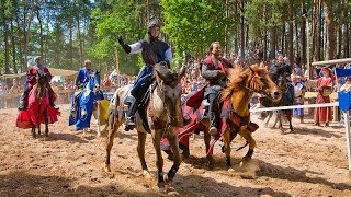 Mittelalterliches Ritterturnier mit edlen Pferden auf Burg Hilpoltstein [upl. by Lilithe156]