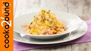 Tagliatelle al salmone affumicato  Primi di pesce [upl. by Aicilyhp]