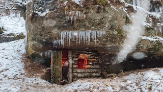 Hidden BUNKER of STONE and LOGS under the Rock [upl. by Florinda]