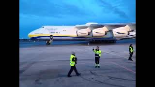 Close up på An 225  Världens största flygplan på Stockholm Arlanda Airport [upl. by Cavan]